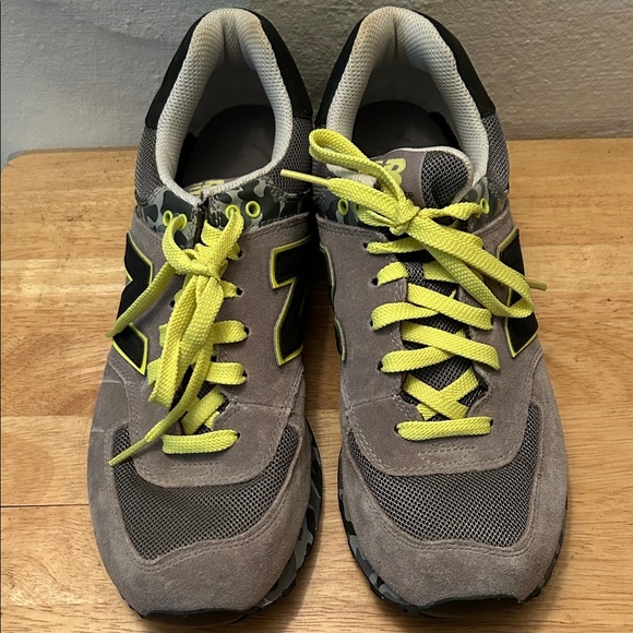 New Balance 574 Men's/womens Sneakers - Picture 2 of 6